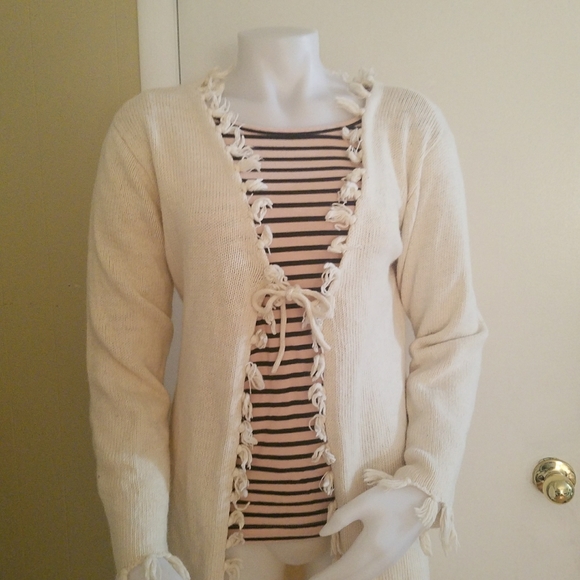 unknown Sweaters - Ivory Long Sleeve Sweater